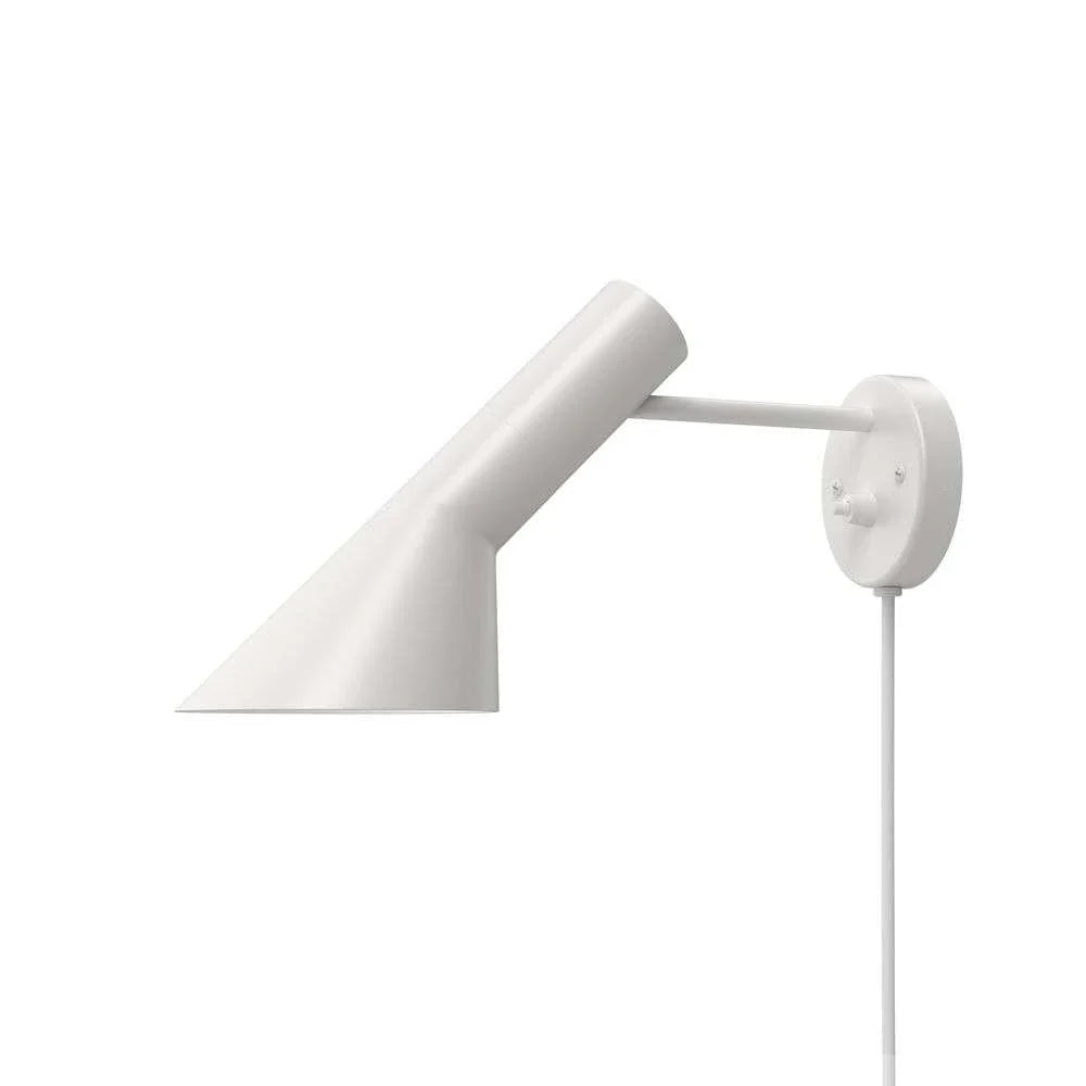 Lampka ścienna Louis Poulsen V3, biała