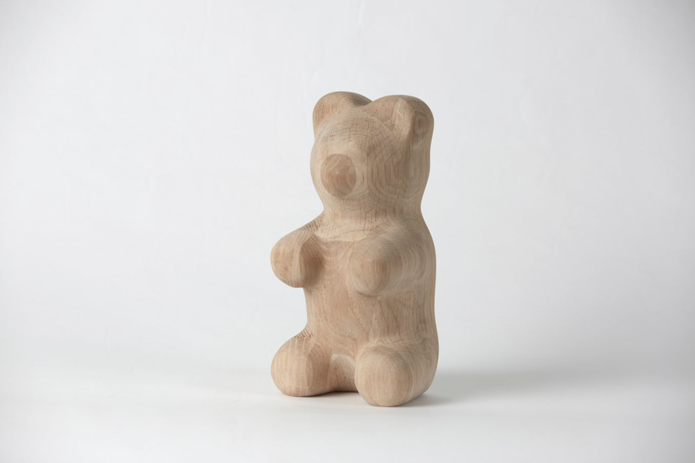 Dębowa figura z gumowatego niedźwiedzia chłopięcego, duża