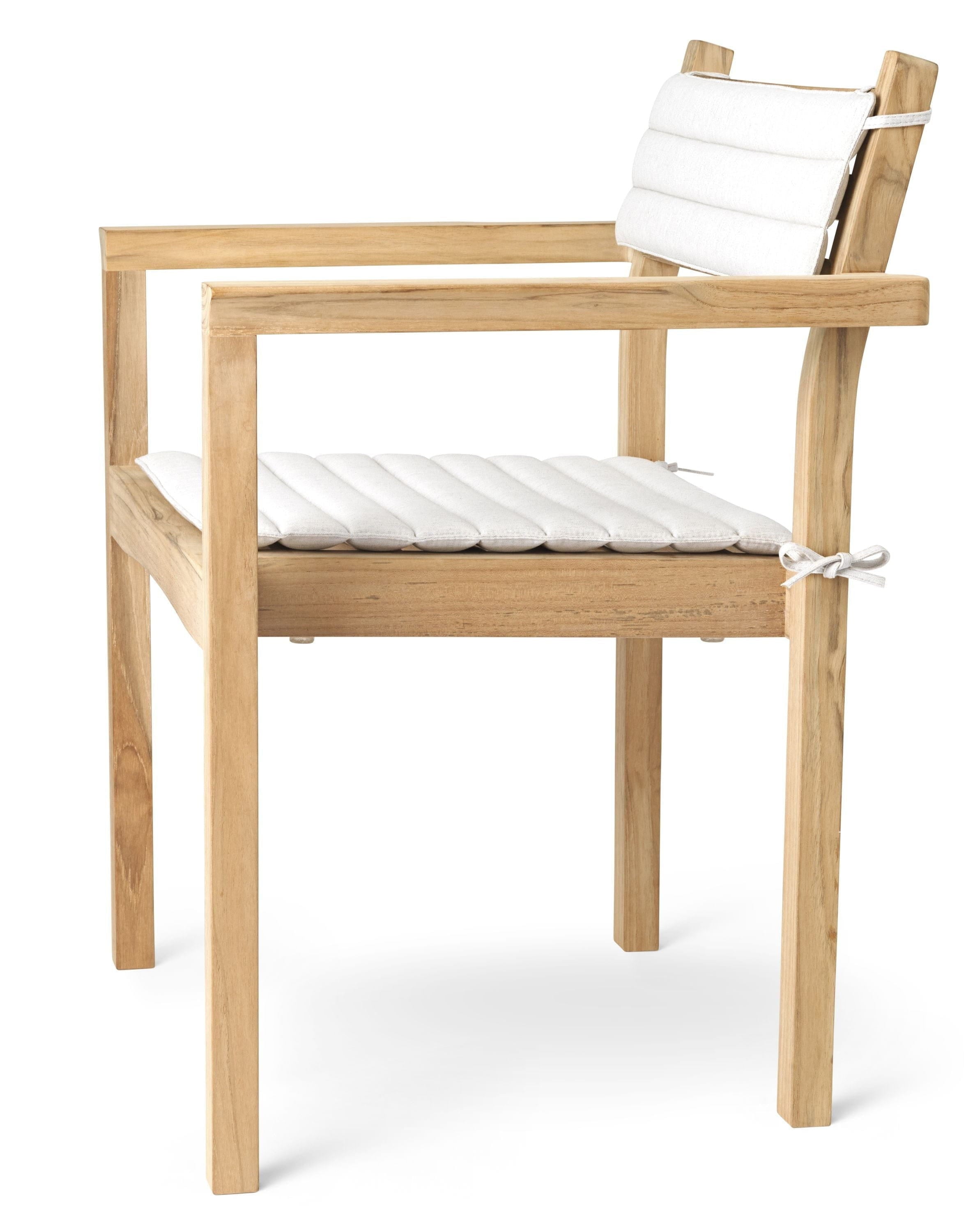 Carl Hansen AH502 Outdoorowa krzesło z podłokietnikiem