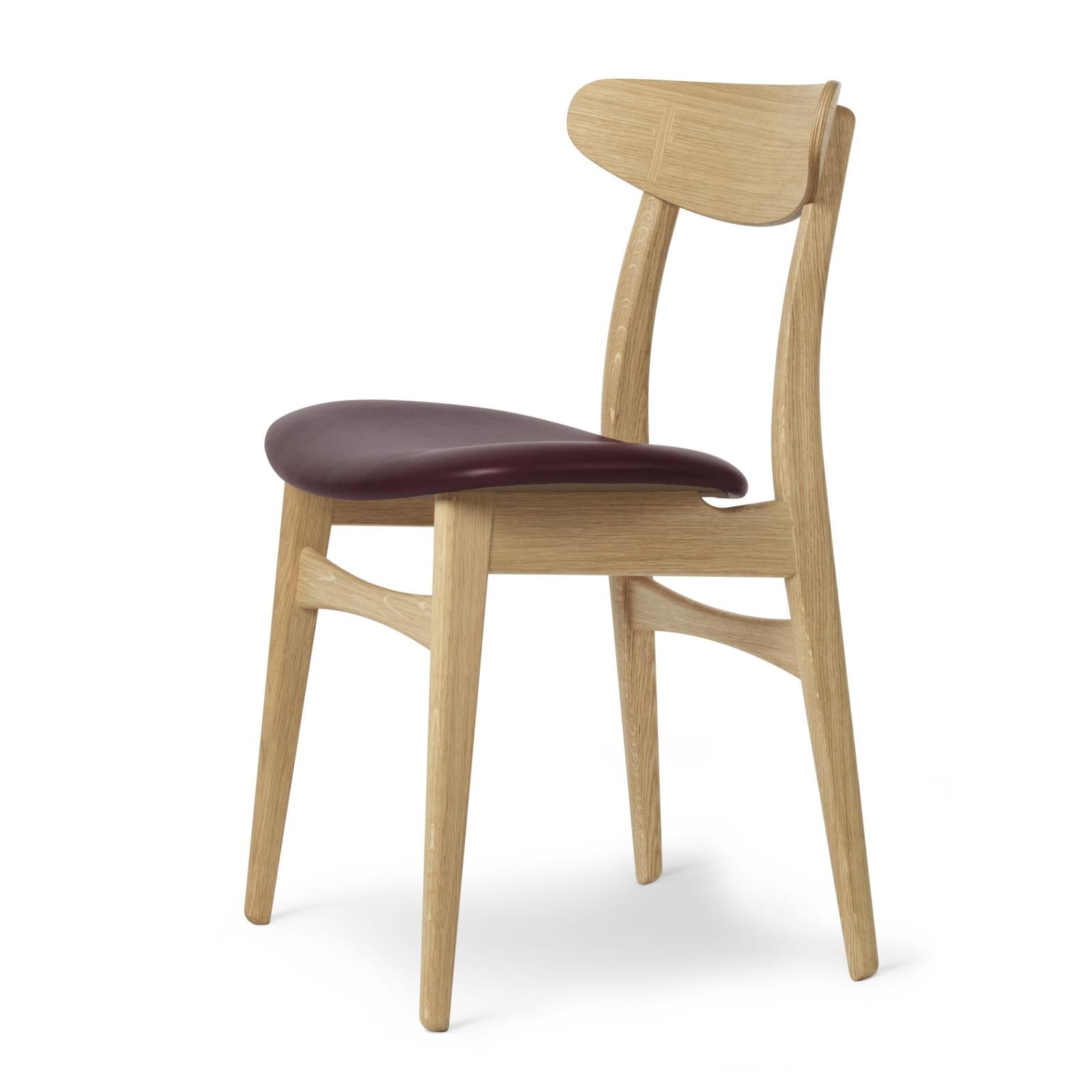 Krzesło Carl Hansen CH30P, naoliwiony dąb, burgundowa skóra