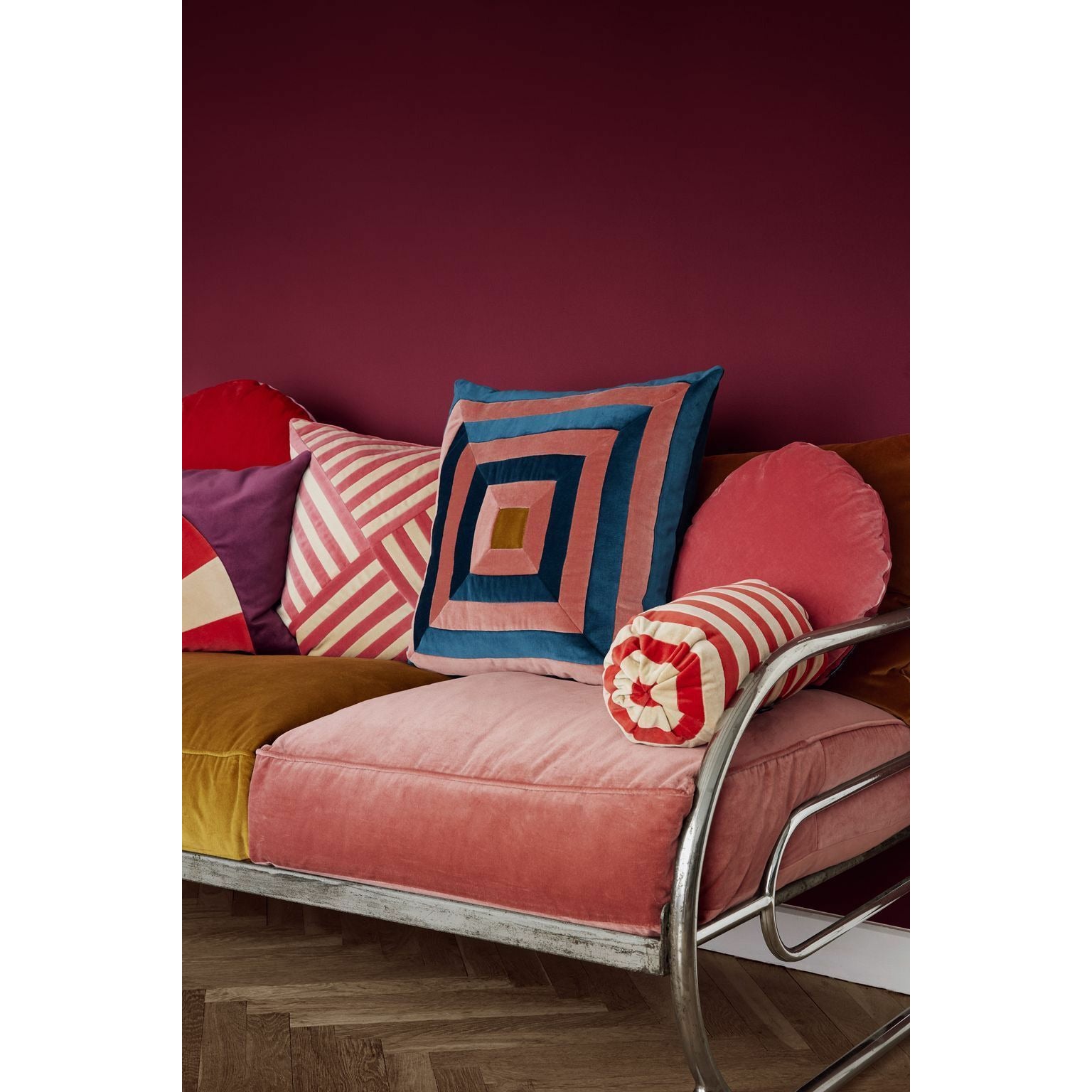 Christina Lundsteen Stripe Velvet poduszka 40 x 80 cm, ciemnoczerwony/różowy