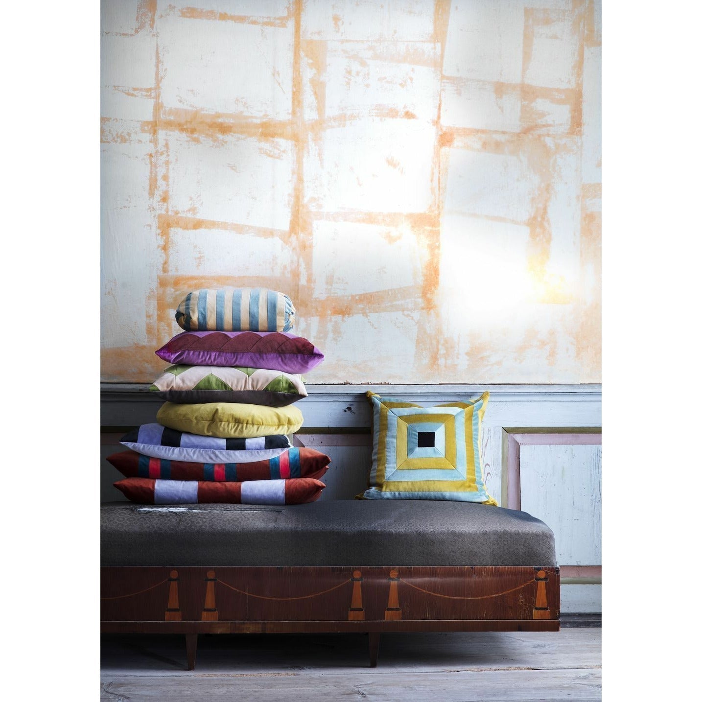 Christina Lundsteen Stripe Velvet poduszka 40 x 80 cm, jasnoniebieski/szmaragd