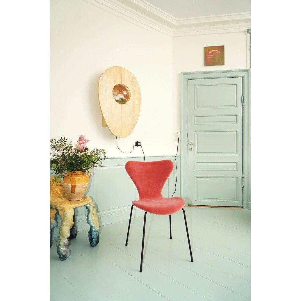 Fritz Hansen 3107 Krzesło pełne tapicerka, brązowy brąz/belfast aksamitne szary brąz