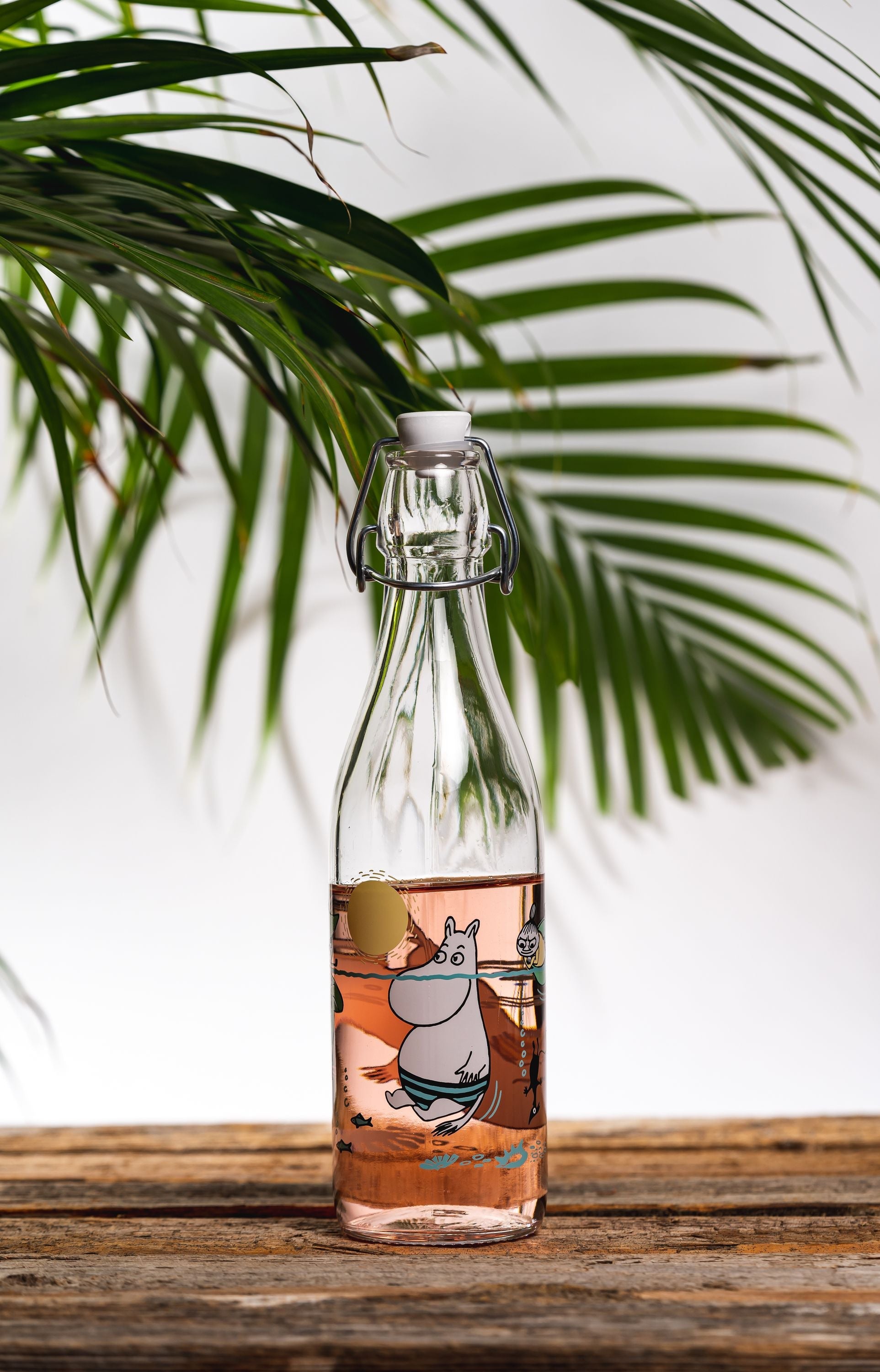 Butelka szklana Muurla Mumin, zabawa w wodzie