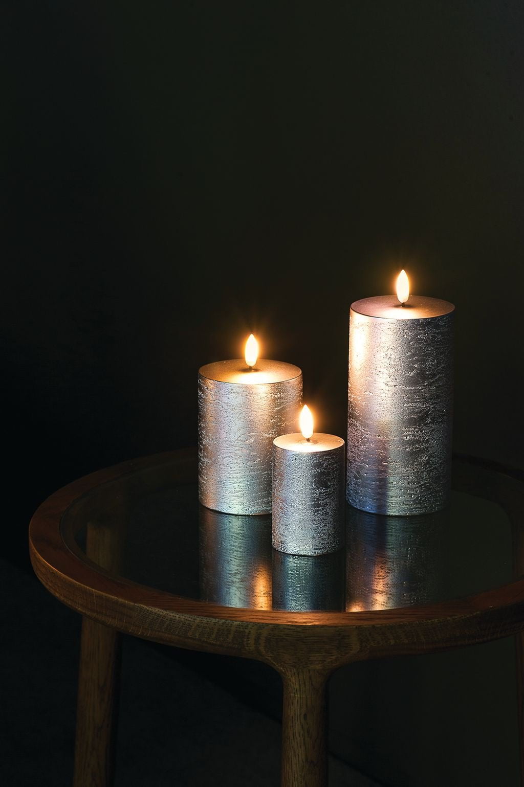 Oświetlenie Uyuni LED Filar Candle 3 D płomień Øx H 5,8x15,2 cm, metaliczne srebro