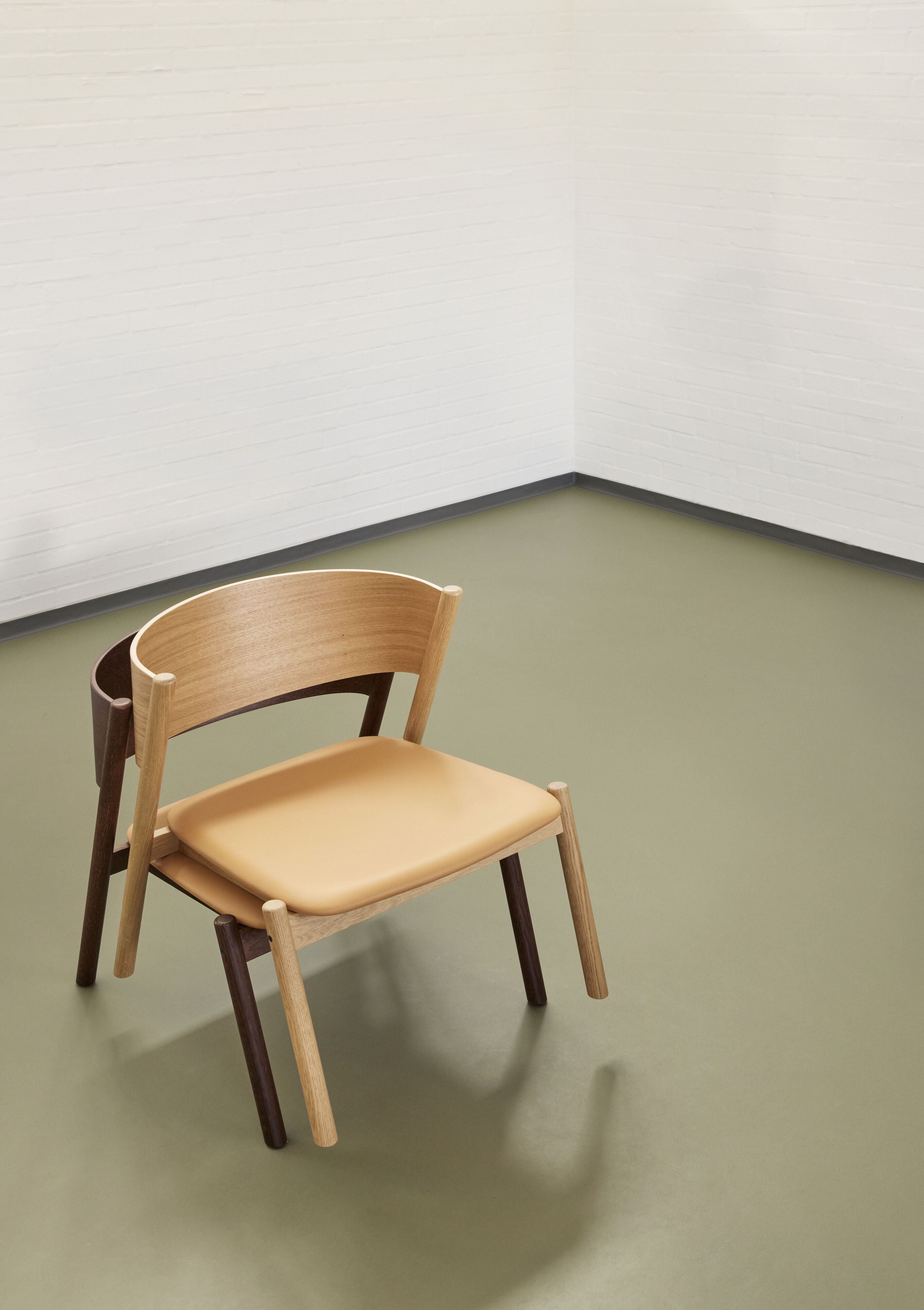 Hübsch ukośne siedzenie krzesła, ciemnobrązowy