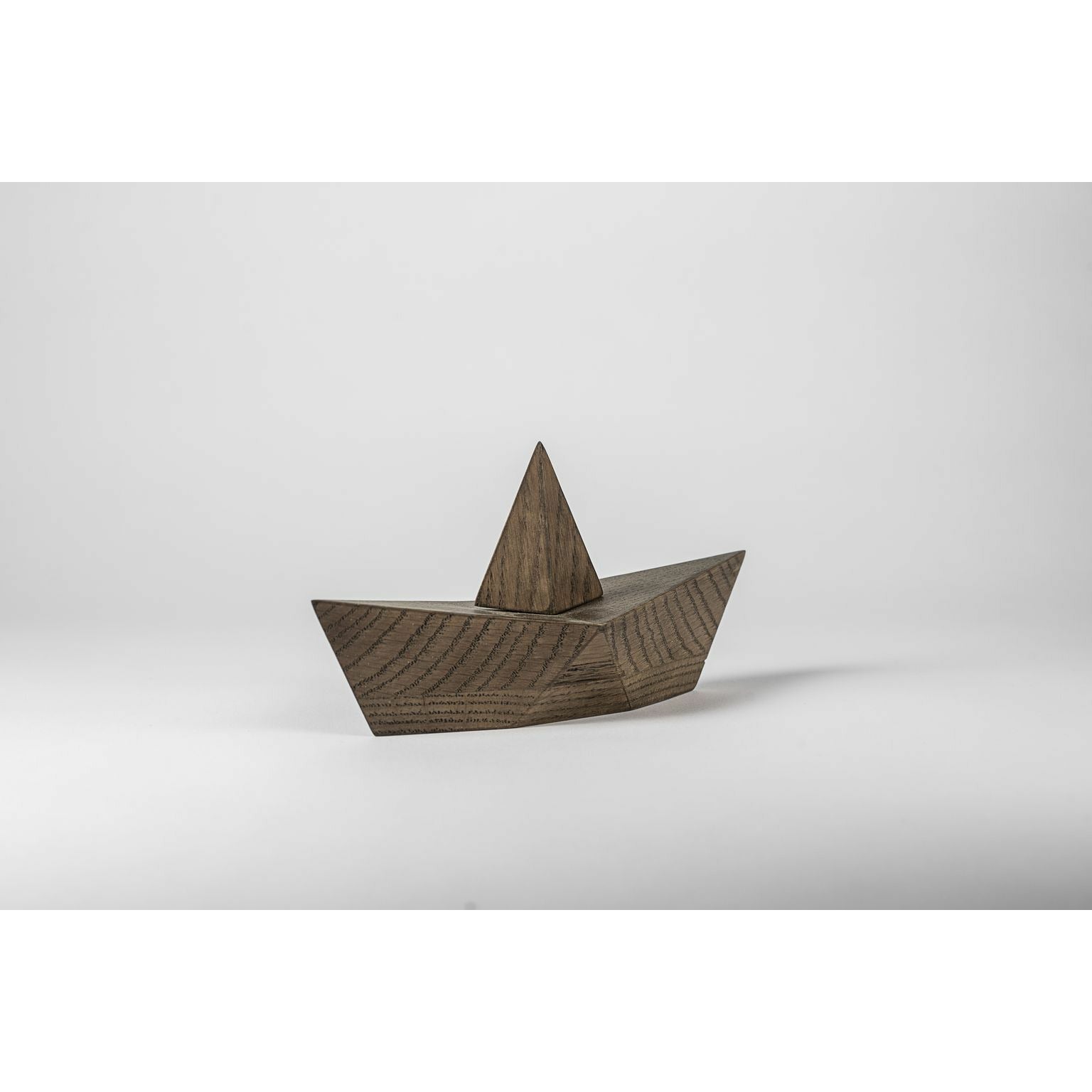 Boyhood Admiral Paper Boat Dekoracyjna postać Duża, wędzona dąb