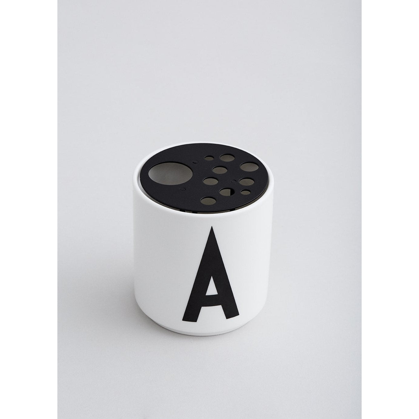 Litery projektowe Kwiat utrzymuje wkładkę do kubków ABC