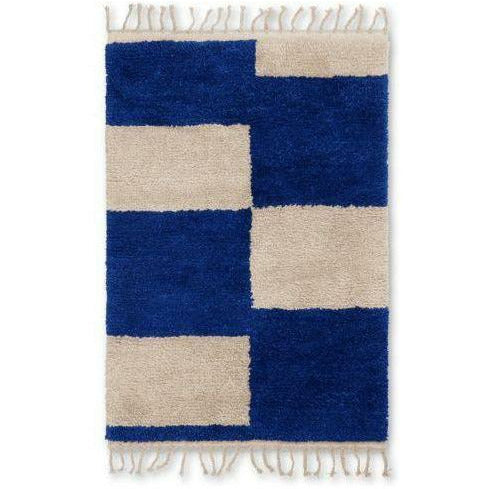Ferm Living Mara Handkned dywan 80x120 cm, jasnoniebieski/wyłączony biały