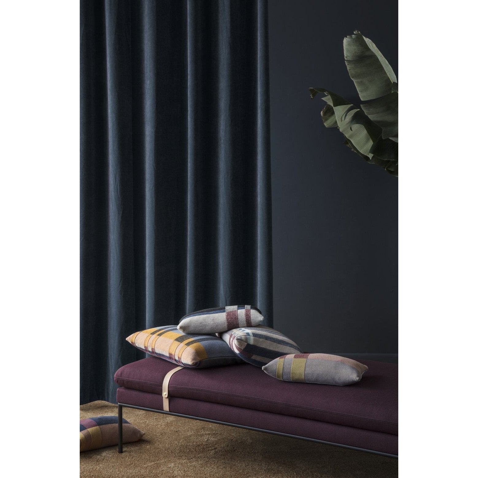 Ferm Living Turn Bed Bed Fiord, Solid Bordeaux