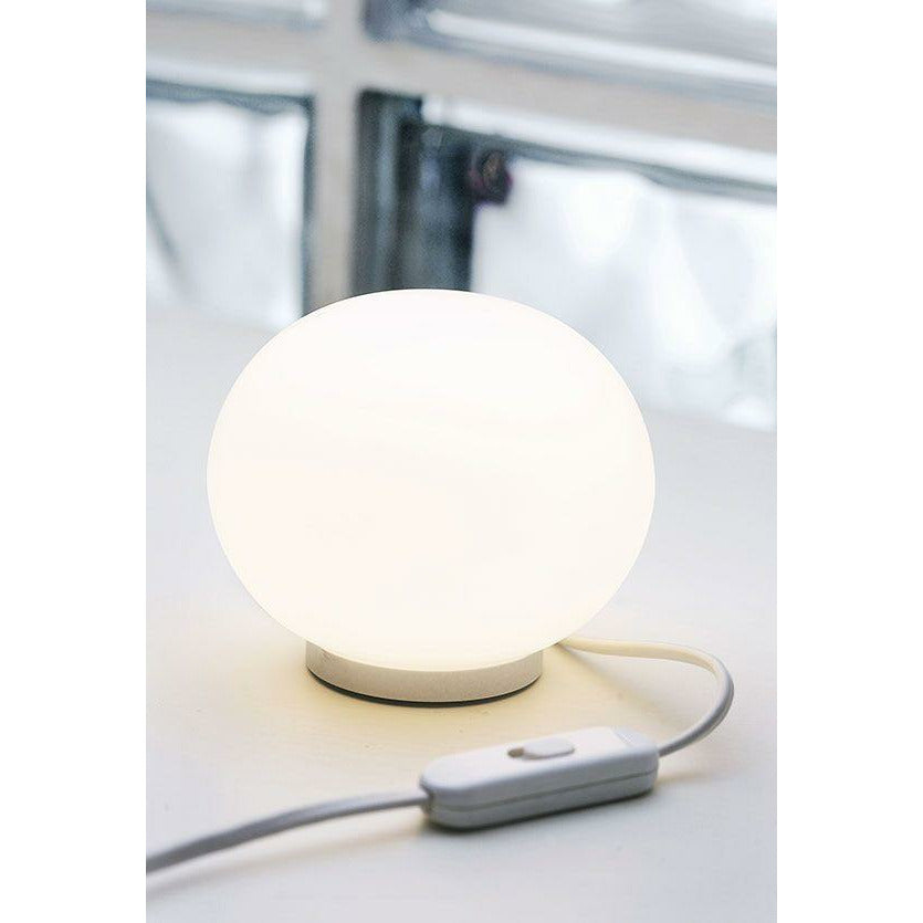 FLOS Mini Glo Ball Lampa z przełącznikiem