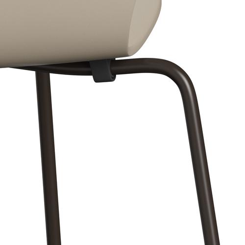 Fritz Hansen 3107 Krzesło niezapicerowane, brązowy brąz/lakierowany lekki beż
