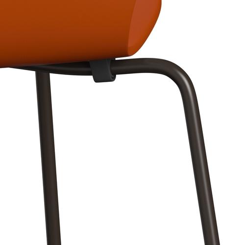 Fritz Hansen 3107 Krzesło niezapicerowane, brązowy brąz/lakierowany Paradise Orange