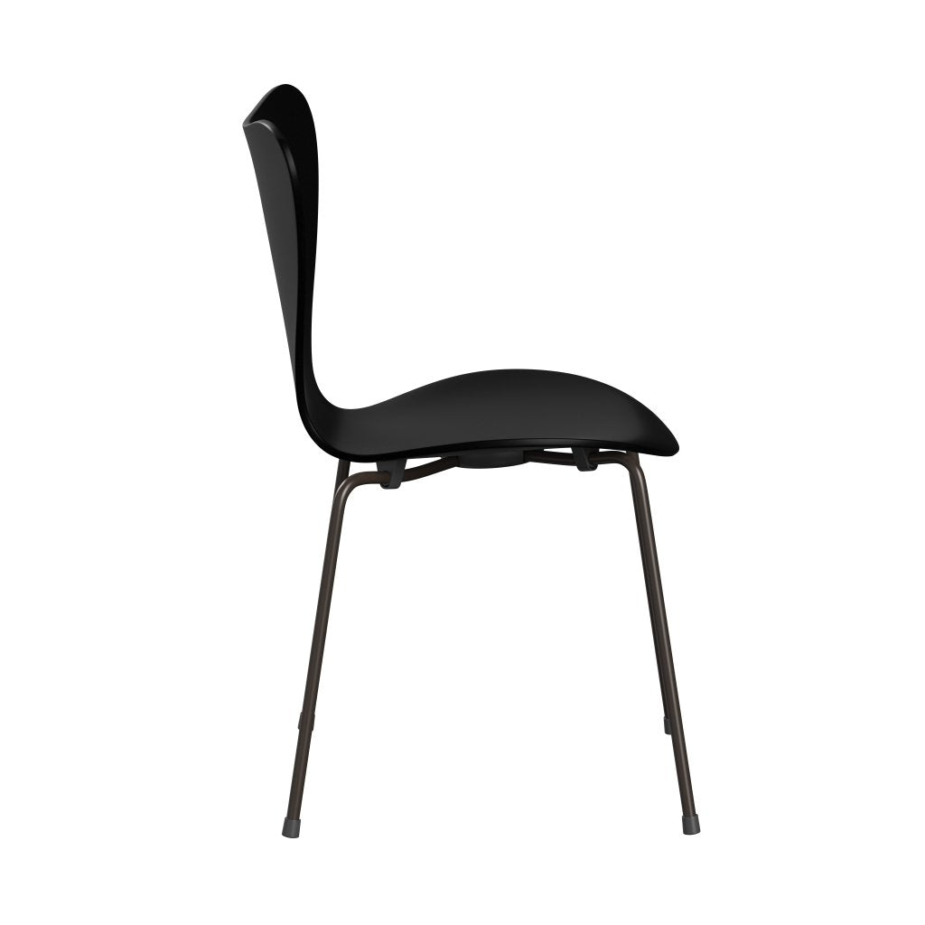 Fritz Hansen 3107 Krzesło niezapicerowane, brązowy brąz/lakierowany czarny