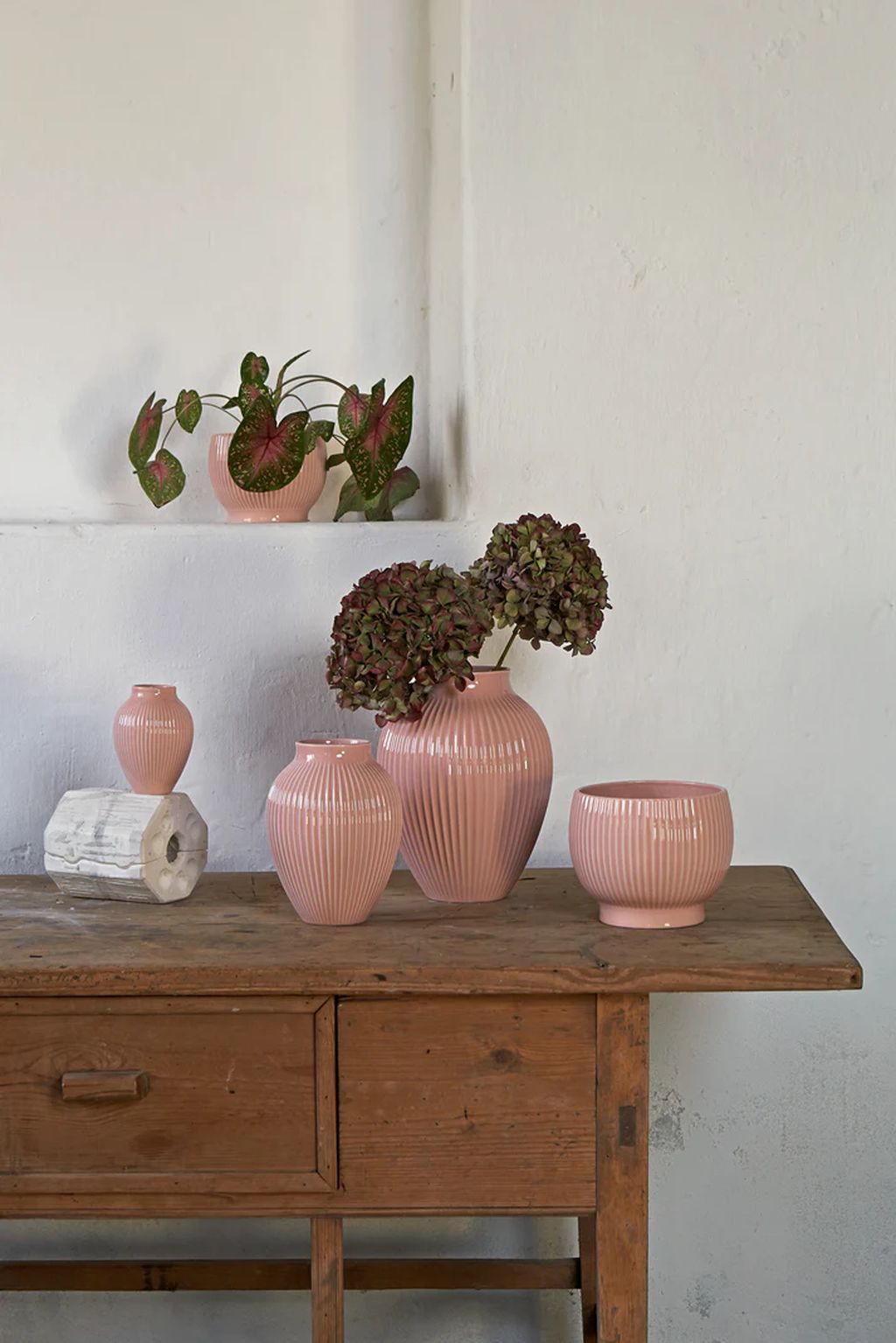 Knabstrup Keramik Flowerpot z kółkami Ø 16,5 cm, różowy