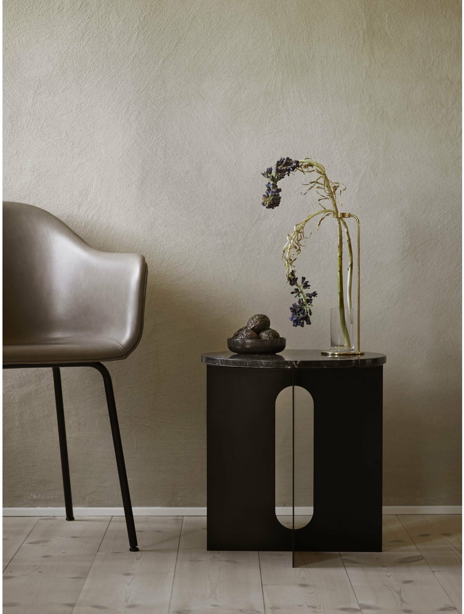 Audo Copenhagen Androgyne boczny stołowy, kryształowy marmur róży
