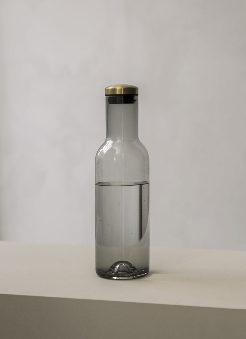 Audo Copenhagen Wine & Water Carafe mosiądz, czysty