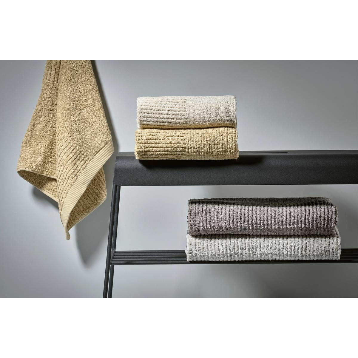 Strefa Danii klasyczny ręcznik kąpielowy, jasnoszary